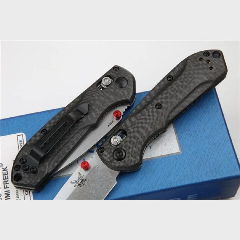 Benchmade 565-1 Mini Freek: Premium Carbon Fiber Edition